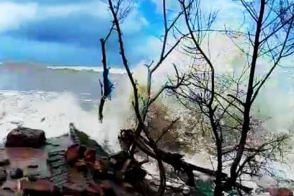 আম্ফানের চেয়েও শক্তিশালী ঘূর্ণিঝড় ‘যশ’ আসছে, সুন্দরবনে আঘাত হানতে পারে 
