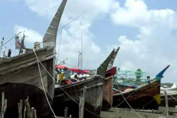 ইলিশ শিকারে ৬৫ দিনের নিষেধাজ্ঞা

