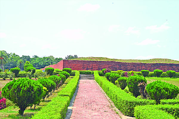 শালবন বিহারে সুনসান নীরবতা