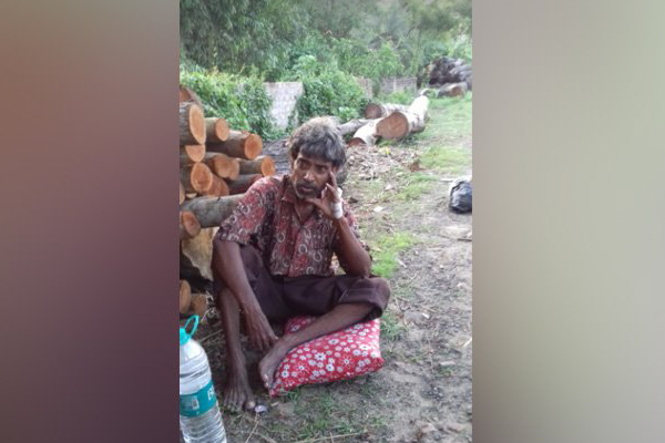 করোনা আক্রান্ত ভেবে রাস্তায় ফেলে পালাল বাড়ির লোক, অতঃপর...