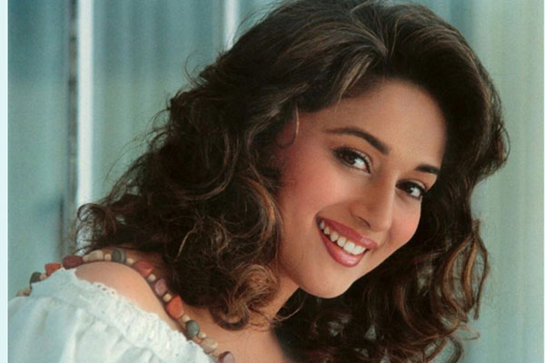 ১৯ বছর পর বানশালির সিনেমায় মাধুরী দীক্ষিত

