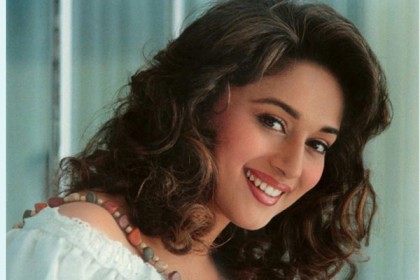 ১৯ বছর পর বানশালির সিনেমায় মাধুরী দীক্ষিত

