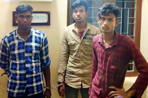 বগুড়ায় মাদক পাচারের অভিযোগে গ্রেফতার ৩