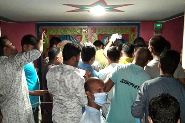লামায় প্রবাসীর ঘর থেকে স্ত্রী ও দুই সন্তানের লাশ উদ্ধার

