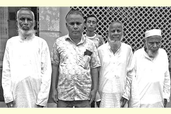 ফতোয়াবাজির দৌরাত্ম্যে অতিষ্ঠ তিন পরিবার