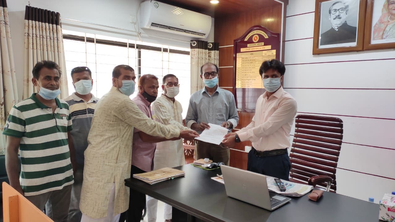 কৃষকলীগ নেতার বিরুদ্ধে মিথ্যা মামলা প্রত্যাহার চেয়ে কৃষক লীগের স্মারকলিপি