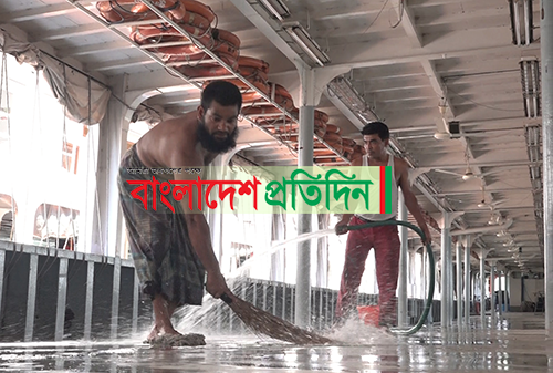 দেড় মাস পর যাত্রীবাহী লঞ্চ চালুর খবরে বরিশাল নদী বন্দরে আনন্দের জোয়ার  