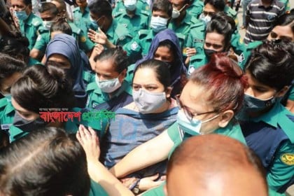 জামিন পেলেন সাংবাদিক রোজিনা ইসলাম, পাসপোর্ট জমা দেয়ার নির্দেশ
