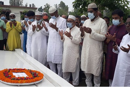 ড. ওয়াজেদ মিয়ার কবর জিয়ারত করে রংপুর সফর শুরু সাখাওয়াত হোসেনের 