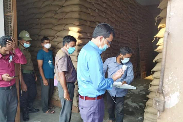 চাল আত্মসাতের চেষ্টা, খাদ্য গুদামের ভারপ্রাপ্ত কর্মকর্তা প্রত্যাহার