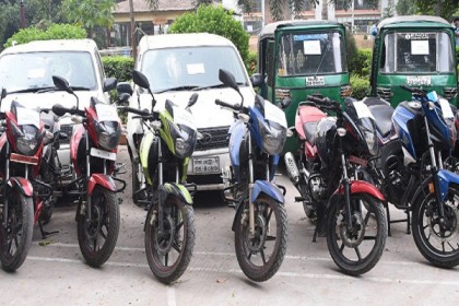 গাড়ি চুরি ও ছিনতাই চক্রের ৬ সদস্য গ্রেফতার