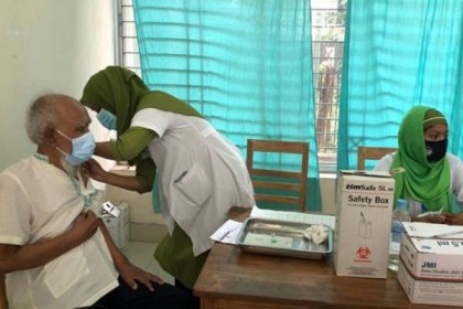 ১৪ লাখেরও বেশি মানুষের টিকার দ্বিতীয় ডোজ নিয়ে সংকট

