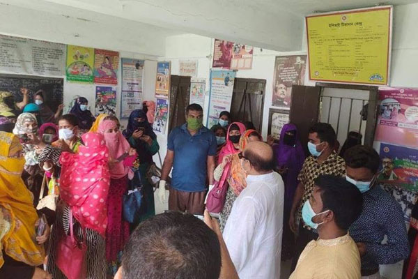 ইয়াসের প্রভাবে মোরেলগঞ্জে পানি বৃদ্ধি, বহু মানুষ আশ্রয় কেন্দ্রে