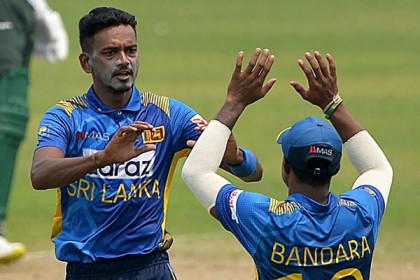 শুরুতেই তামিম-সাকিবের বিদায়