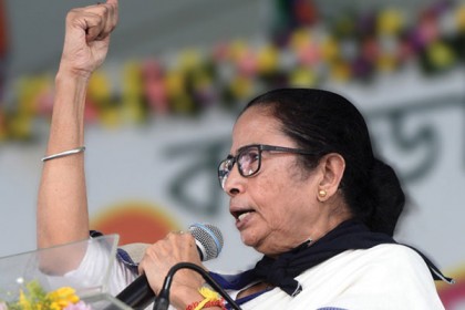 নির্বাচনে দেওয়া তিন অঙ্গীকার পালন শুরু মমতার

