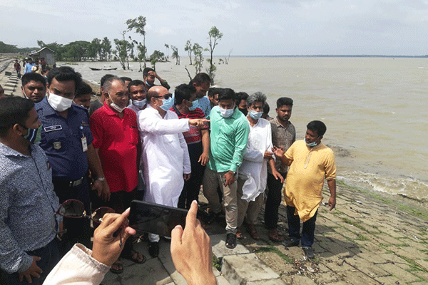 ইয়াসের প্রভাবে বাগেরহাটে প্লাবিত শত শত বসতঘর
