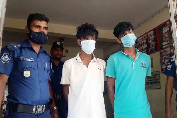 ছিনতাই করা ইজিবাইক বিক্রির সময় 
আটক; পরে জানা গেল তারা হত্যাকারী