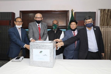 ফিলিস্তিনিদের জন্য ওষুধসামগ্রী গ্রহণ পররাষ্ট্রমন্ত্রীর
