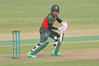 ওয়ানডেতে ক্যারিয়ার সেরা র‍্যাংকিংয়ে মুশফিক

