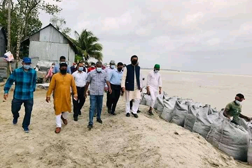 শরীয়তপুরে পানি সম্পদ উপমন্ত্রীর পদ্মা বাঁধ পরিদর্শন 