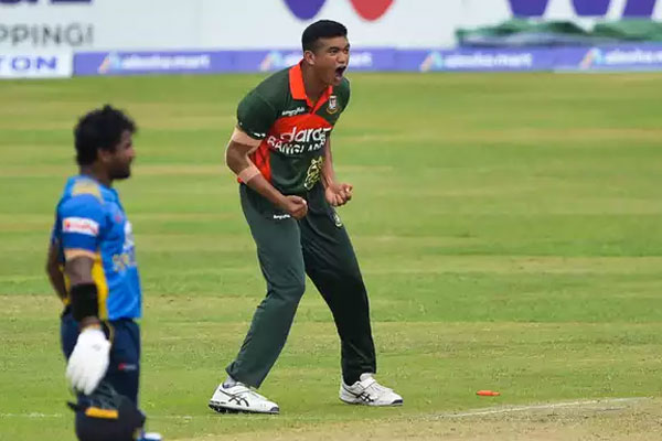 এক ওভারেই লঙ্কান শিবিরে তাসকিনের জোড়া আঘাত
