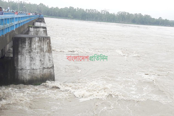 হুহু করে বাড়ছে তিস্তার পানি, চরাঞ্চল প্লাবিত