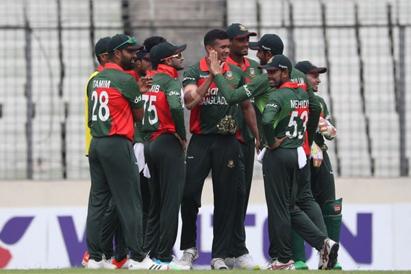 ২৮৭ রান করতে পারলেই হোয়াইটওয়াশ শ্রীলঙ্কা