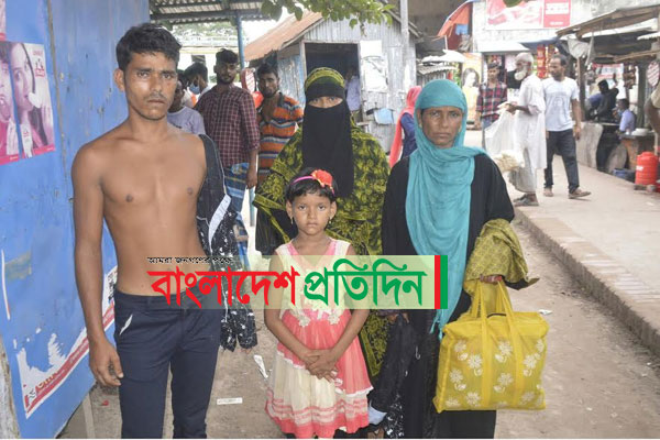 বাসে অতিরিক্ত যাত্রী, প্রতিবাদ করায় জানালা দিয়ে ছুড়ে ফেলা হলো শিশুকে

