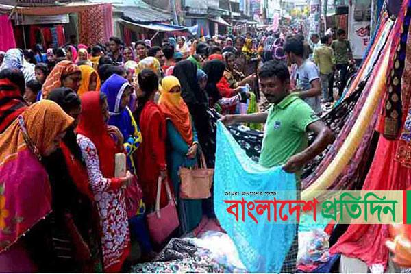 করোনায় ভয় নেই বউ বাজারের ক্রেতাদের!