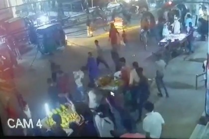 পূর্ব বিরোধের জেরে রাজধানীতে কিশোর গ্যাংয়ের ছুরিকাঘাতে তরুণ খুন (ভিডিও)
