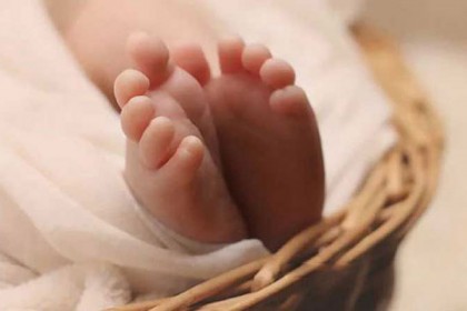 করোনা নেগেটিভ মা জন্ম দিলেন পজিটিভ সন্তানের

