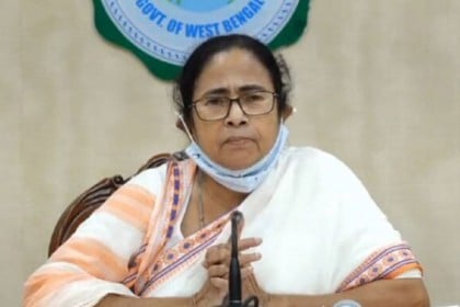 স্বচ্ছতা আনয়নে পশ্চিমবঙ্গে এবার ত্রাণ দেবে প্রশাসন, নেতারা নন 

