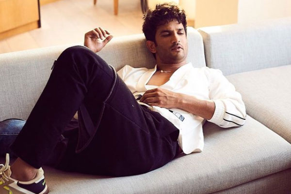বন্ধুকে গ্রেফতারের পর এবার সুশান্তের ২ গৃহকর্মীকে তলব 
