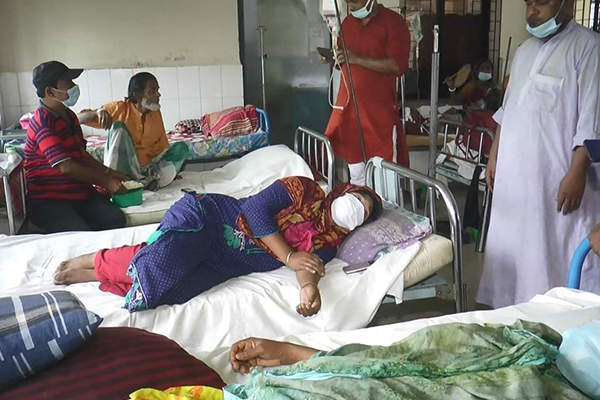 মাদারীপুরে জমি নিয়ে বিরোধে অন্তঃসত্ত্বা গৃহবধূকে পিটিয়ে আহত