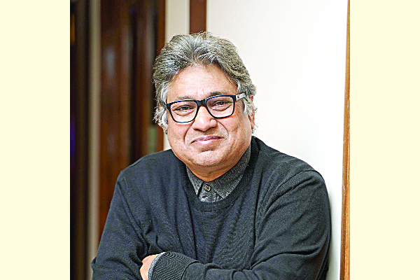 চার যুগে ফোয়াদ নাসের