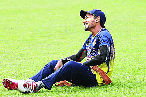 লড়াই এবার প্রিমিয়ার লিগে