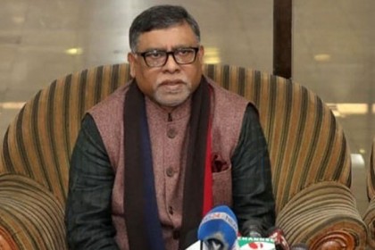 চীনের টিকা দেশে আসলেই বিশ্ববিদ্যালয় শিক্ষার্থীরা অগ্রাধিকার পাবে: স্বাস্থ্যমন্ত্রী