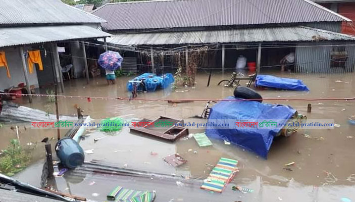 গাজীপুরে বৃষ্টির পানিতে তলিয়ে গেছে শতাধিক ঘর-বাড়ি