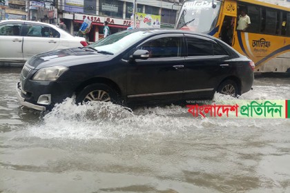 ঢাকায় মুষলধারে বৃষ্টি; তিন ঘণ্টায় ৮৫ মিলিমিটার রেকর্ড