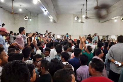 প্রেসক্লাবে ছাত্রদলের আলোচনা সভায় চেয়ার ছোড়াছুড়ি

