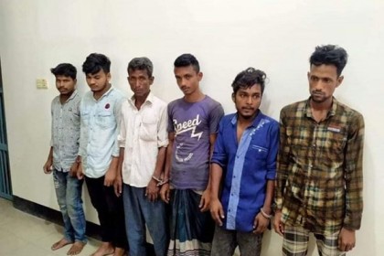 চলন্ত বাসে তরুণী গণধর্ষণ: ফের রিমান্ডে ৪ আসামি 

