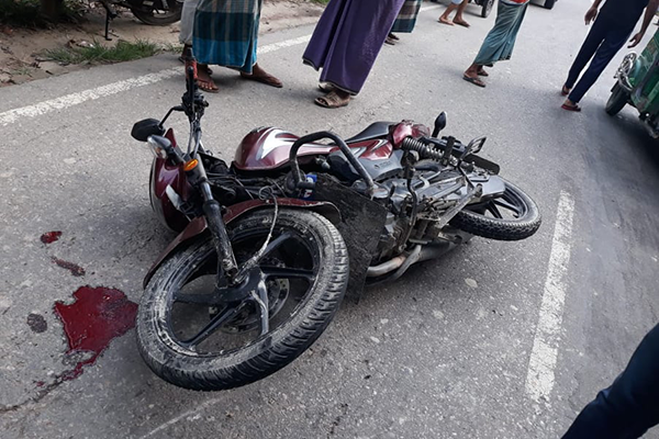 নোয়াখালীতে ট্রাকের চাকায় পিষ্ট হয়ে দুই মাদরাসা ছাত্রের মৃত্যু