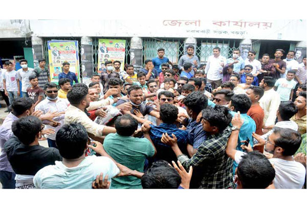 বগুড়ায় ছাত্রদলের দুই পক্ষের মারপিট