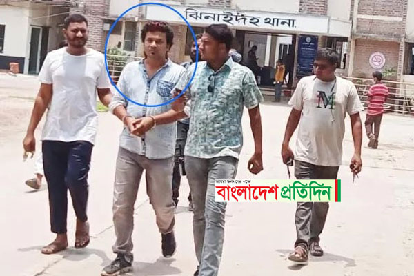 আপত্তিকর অবস্থায় নারী ও পুরুষসহ ২ টিকটক মডেল আটক 