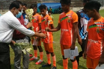 শরীয়তপুরে গোল্ডকাপ ফুটবল টুর্নামেন্ট অনূর্ধ্ব-১৭ এর উদ্বোধন