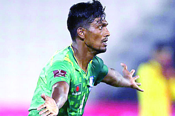 তপুর পায়ে জাদুর ছোঁয়া
