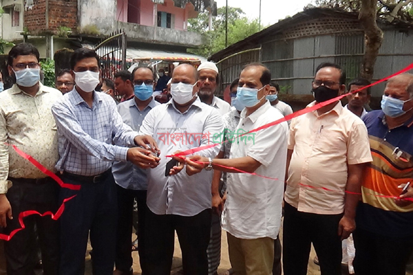 টেকনাফে দিনব্যাপী প্রাণিসম্পদ মেলা প্রদর্শনী চলছে
