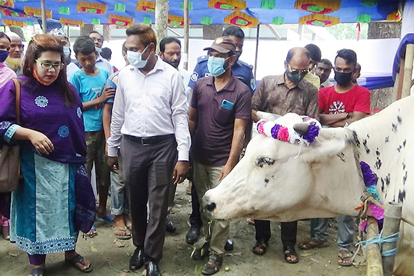 ডোমারে প্রাণিসম্পদ প্রদর্শনীর অনুষ্ঠান