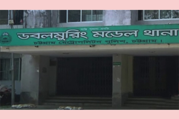 গভীর রাতে ফোন পেয়ে অক্সিজেন সিলিন্ডার নিয়ে বাসায় পুলিশ