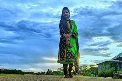 আজিমপুর স্টাফ কোয়ার্টার থেকে ঢাবি ছাত্রীর মরদেহ উদ্ধার

